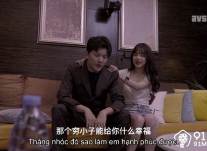 Em gái xinh đẹp luyến ái với ông bầu để tham gia showbiz